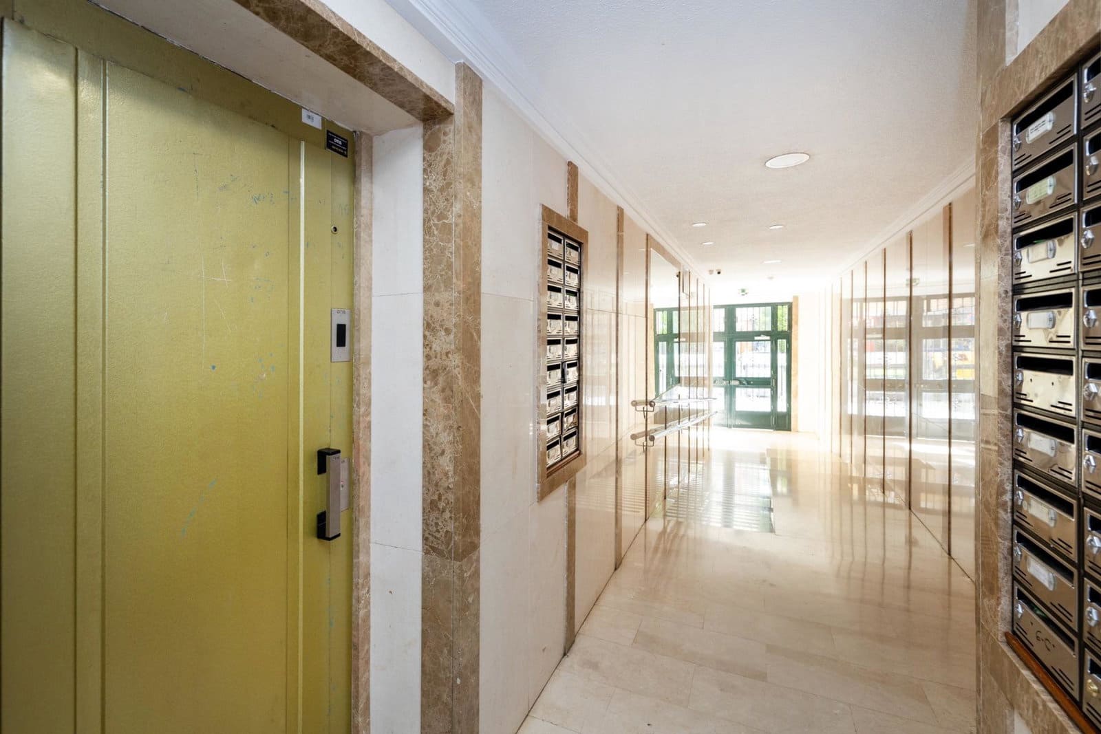 6 slaapkamer Appartement te koop in Granada stad - € 259.000 (Ref: 9916595)