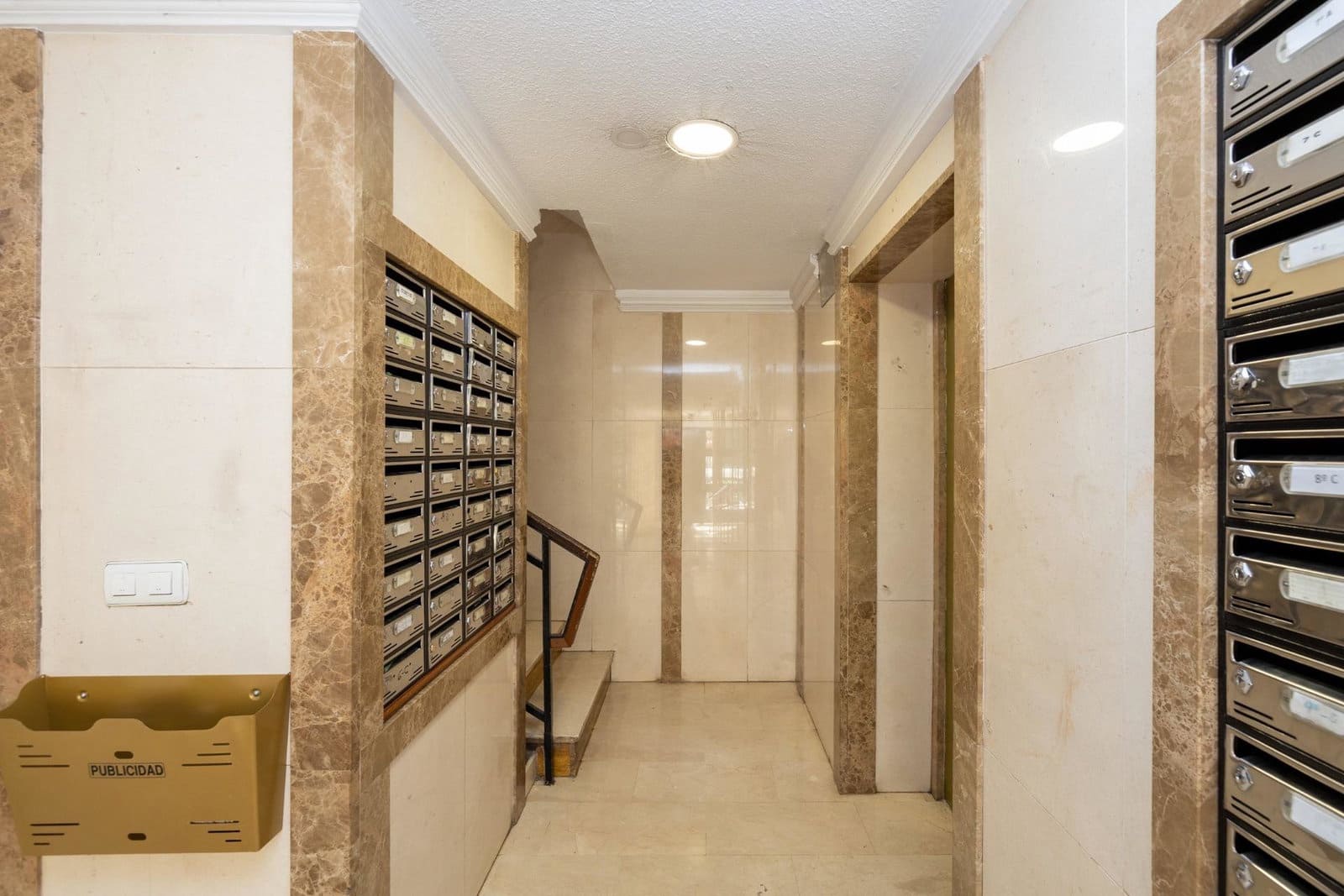 6 slaapkamer Appartement te koop in Granada stad - € 259.000 (Ref: 9916595)