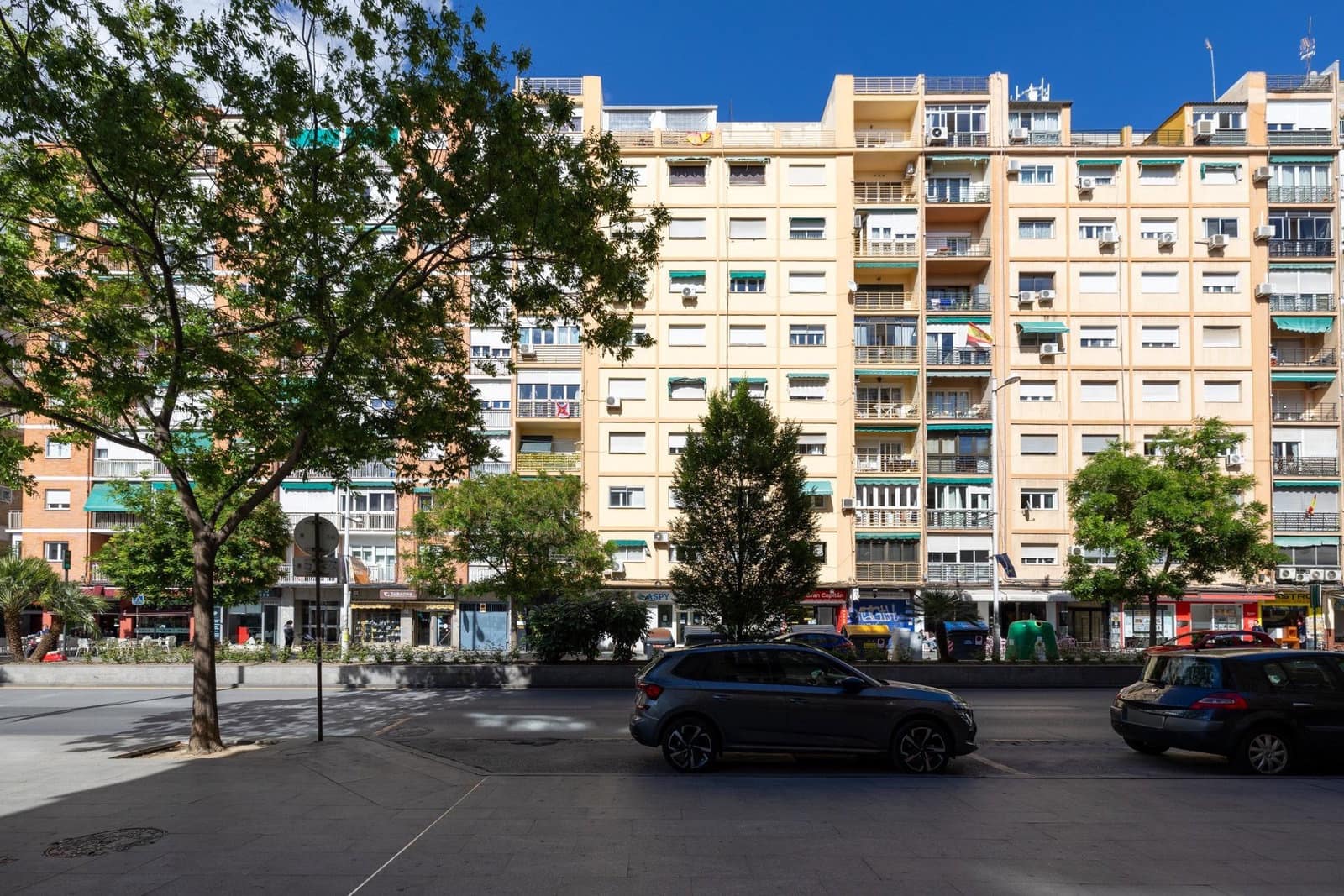 6 slaapkamer Appartement te koop in Granada stad - € 259.000 (Ref: 9916595)