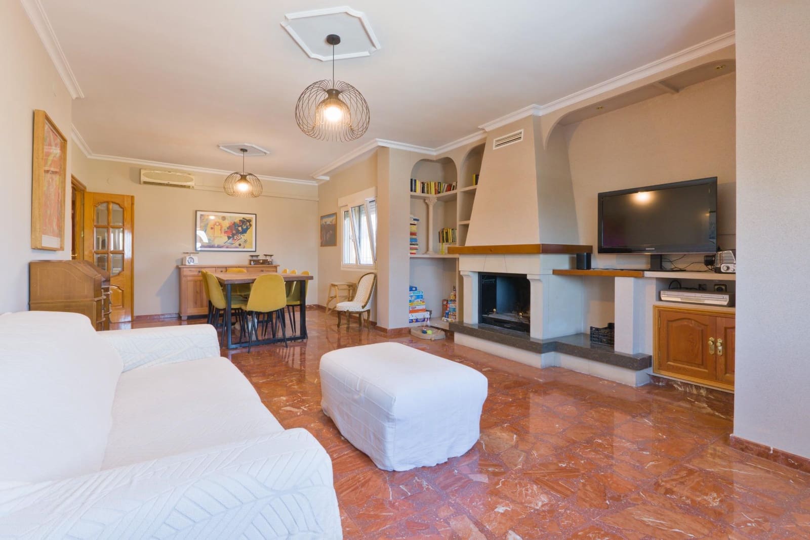 3 bedroom Villa for sale in Cajar with garage - € 359,500 (Ref: 9916596)
