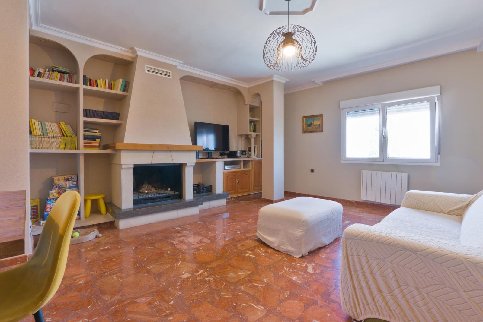3 bedroom Villa for sale in Cajar with garage - € 359,500 (Ref: 9916596)
