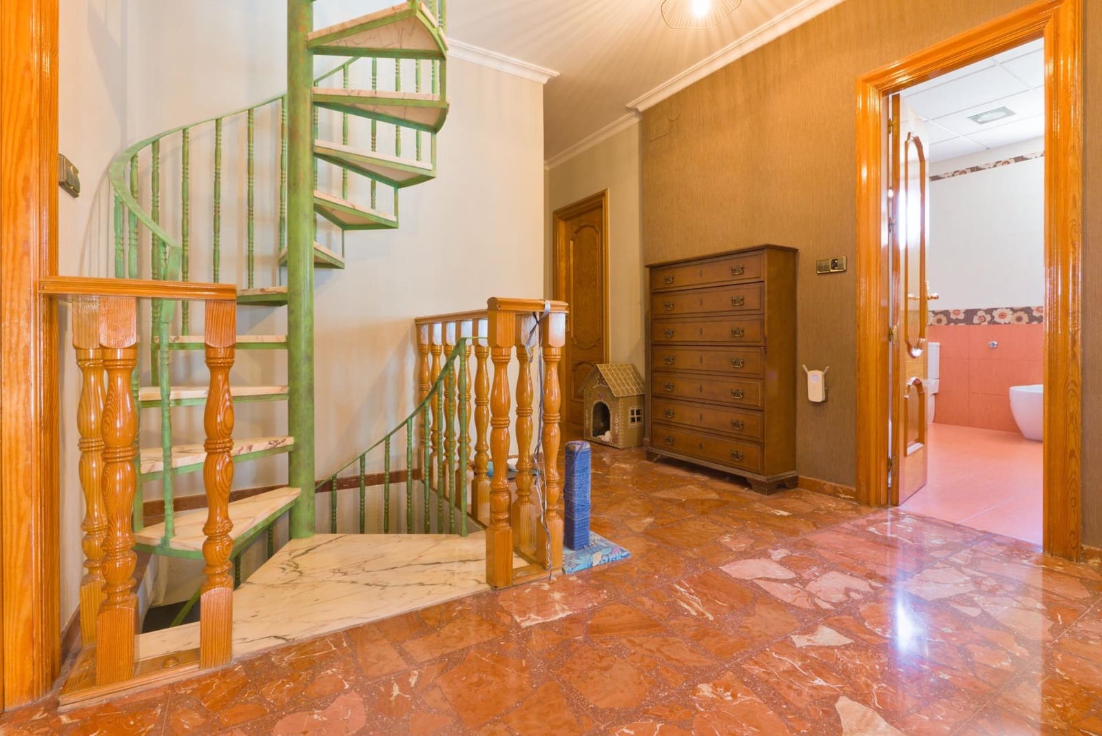 3 bedroom Villa for sale in Cajar with garage - € 359,500 (Ref: 9916596)