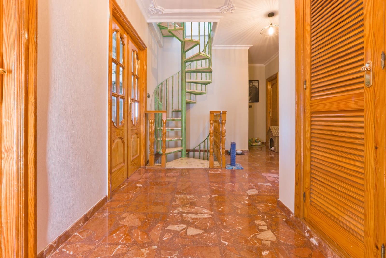 3 bedroom Villa for sale in Cajar with garage - € 359,500 (Ref: 9916596)