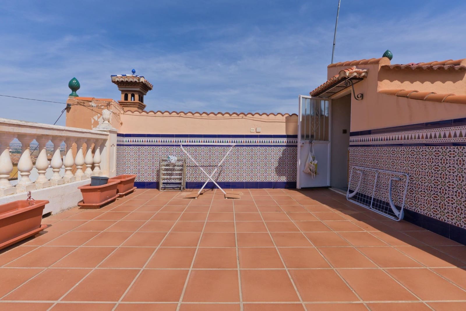 3 bedroom Villa for sale in Cajar with garage - € 359,500 (Ref: 9916596)