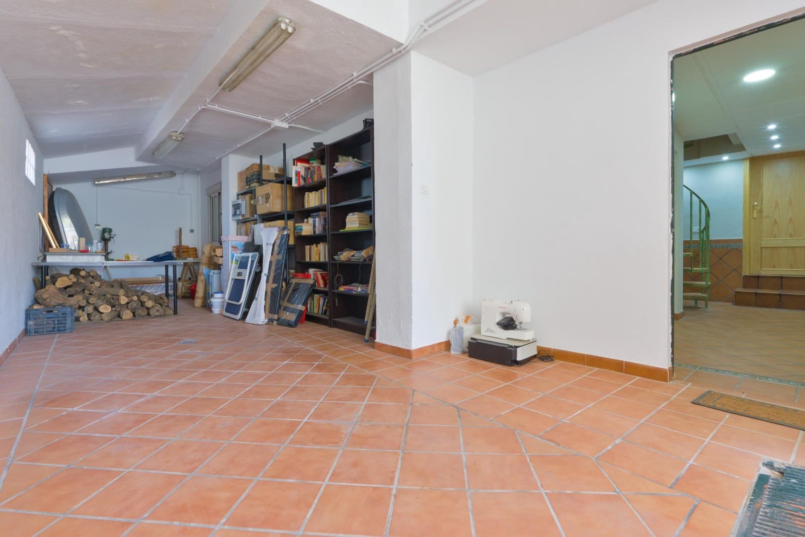 3 bedroom Villa for sale in Cajar with garage - € 359,500 (Ref: 9916596)