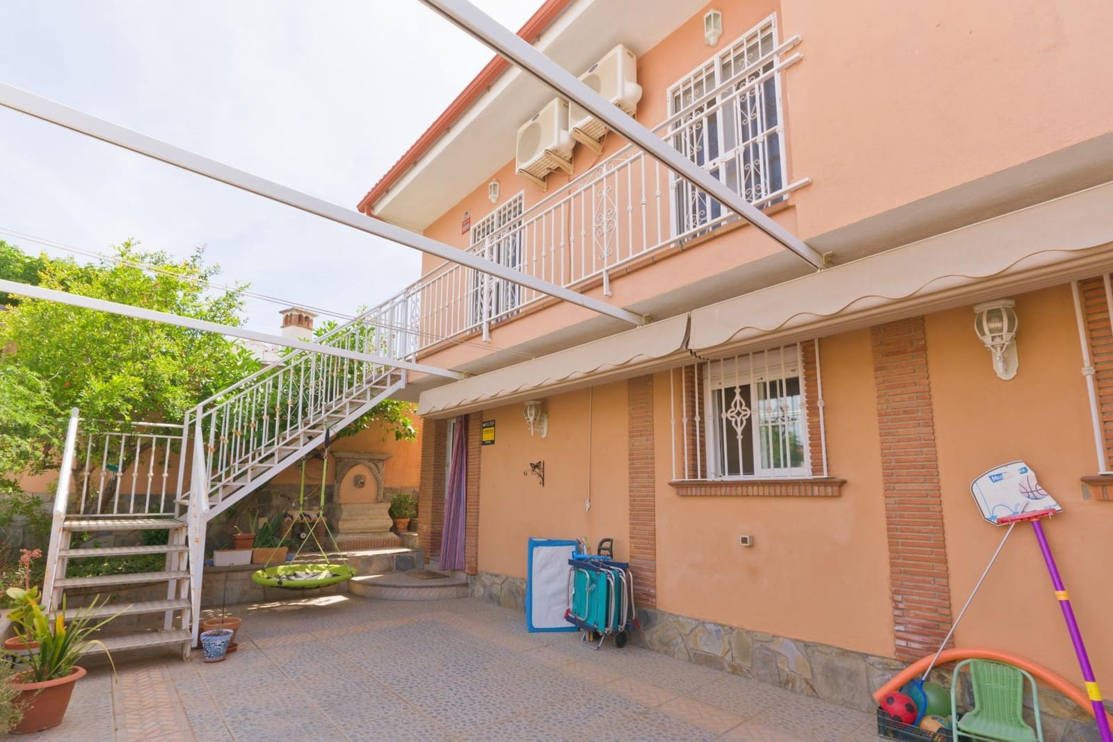 3 bedroom Villa for sale in Cajar with garage - € 359,500 (Ref: 9916596)