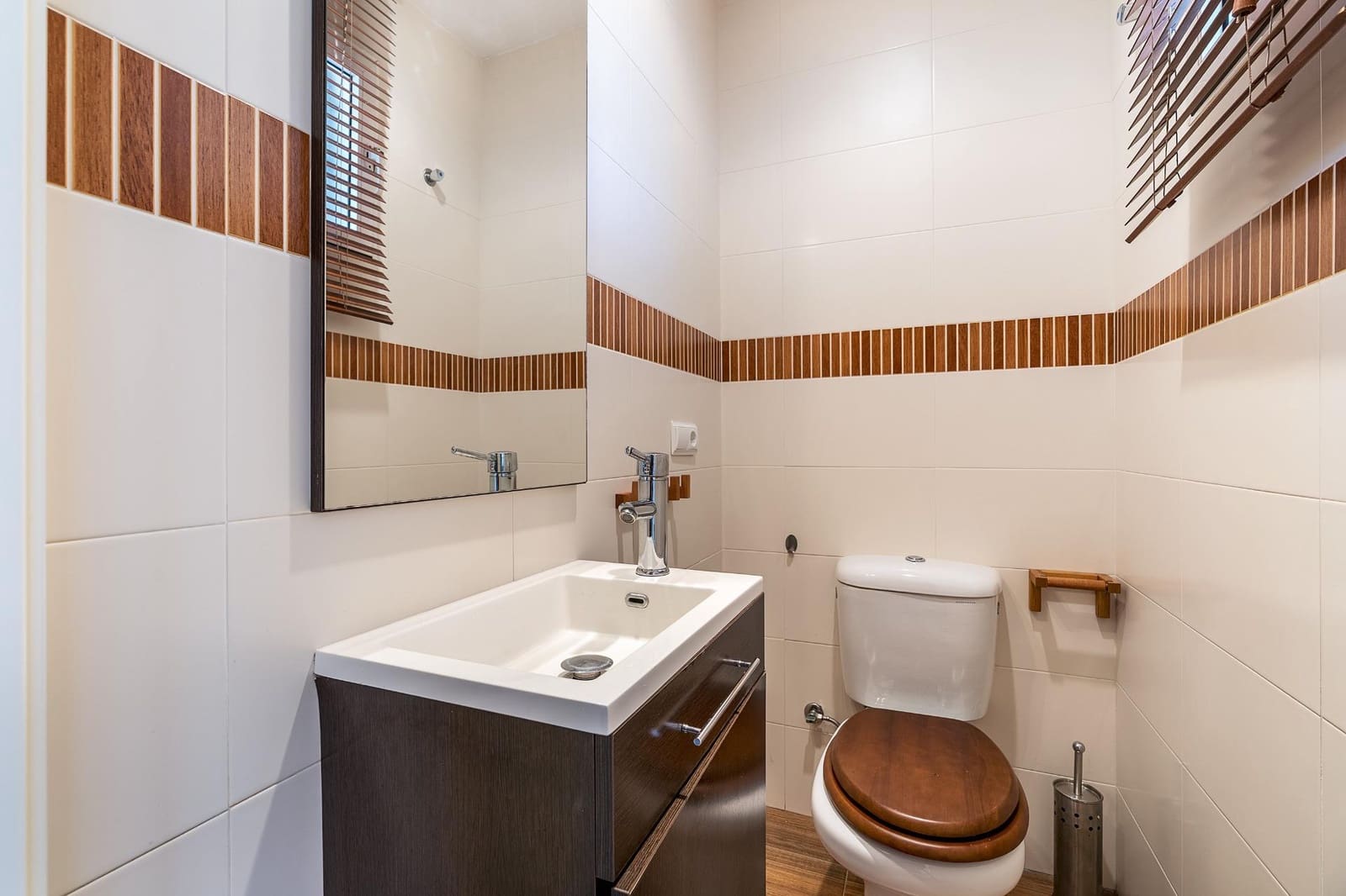 5 sovrum Radhus till salu i Huetor Vega med garage - 323 000 € (Ref: 9916597)