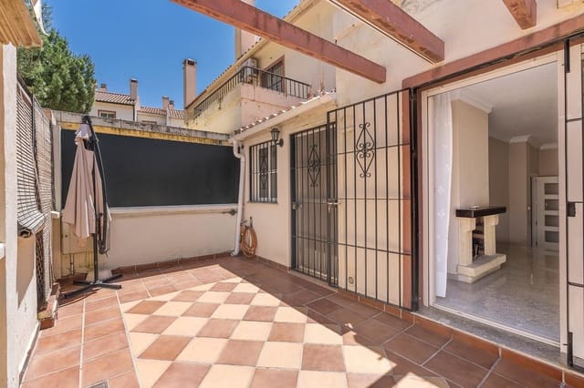 5 chambre Villa/Maison Mitoyenne à vendre à Huétor Vega avec garage - 323 000 € (Ref: 9916597)