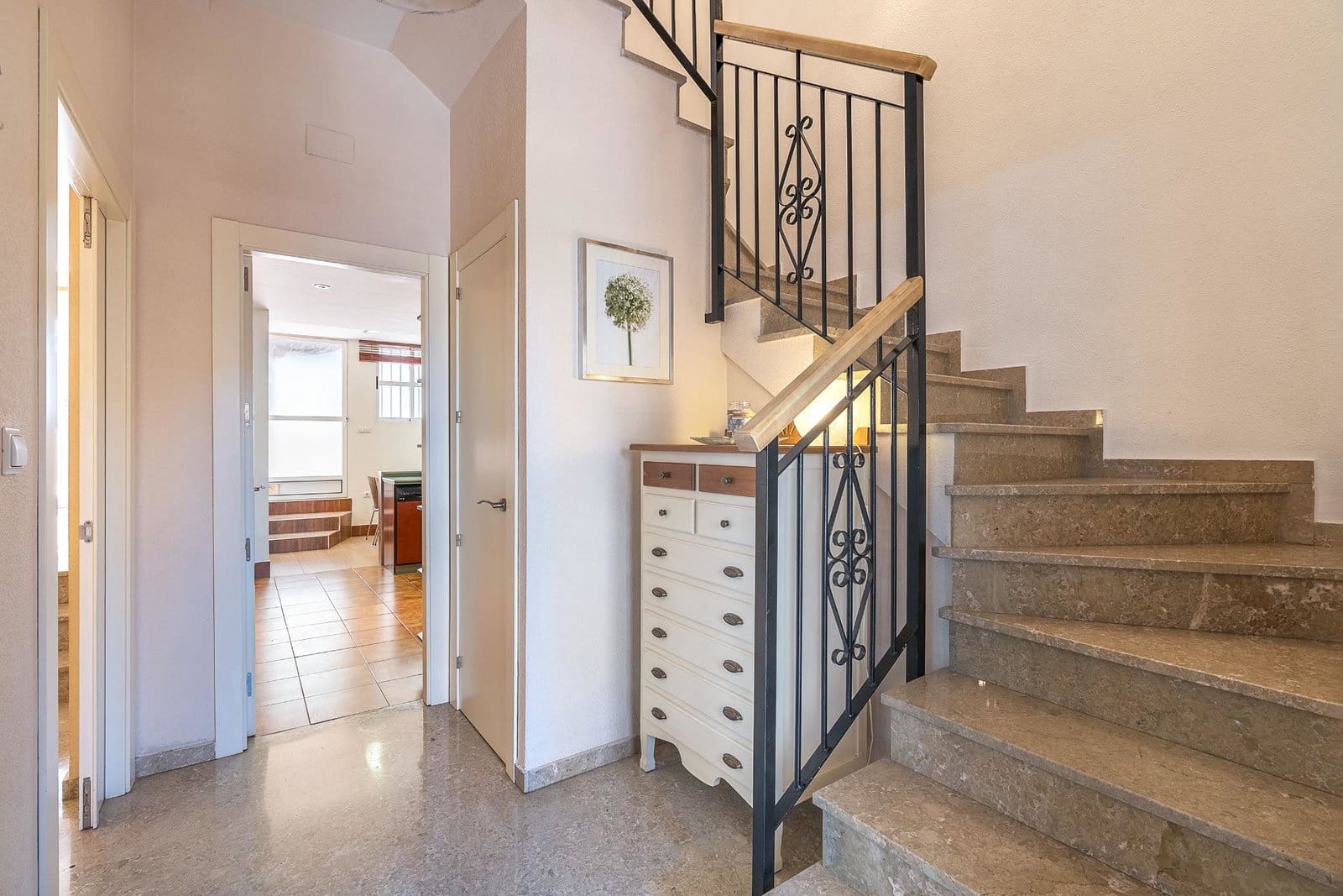 5 soveværelse Rækkehus til salg i Huetor Vega med swimmingpool garage - € 323.000 (Ref: 9916597)