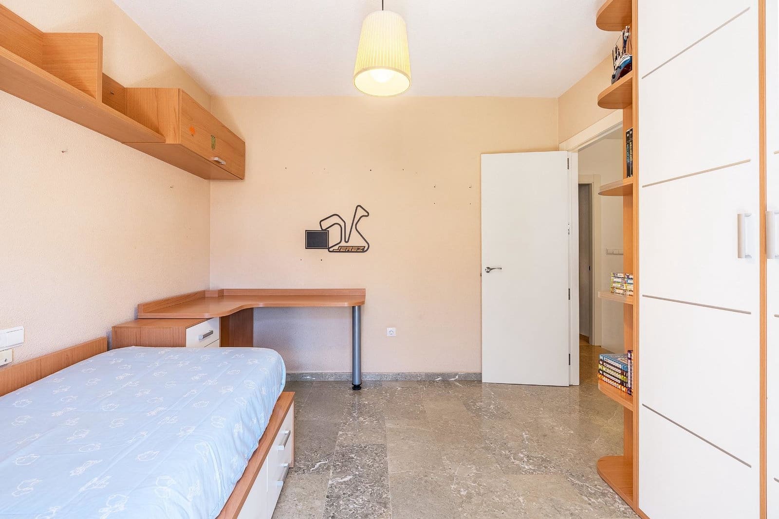 5 soveværelse Rækkehus til salg i Huetor Vega med swimmingpool garage - € 323.000 (Ref: 9916597)