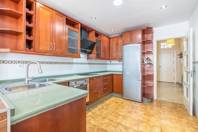 5 chambre Villa/Maison Mitoyenne à vendre à Huétor Vega avec garage - 323 000 € (Ref: 9916597)