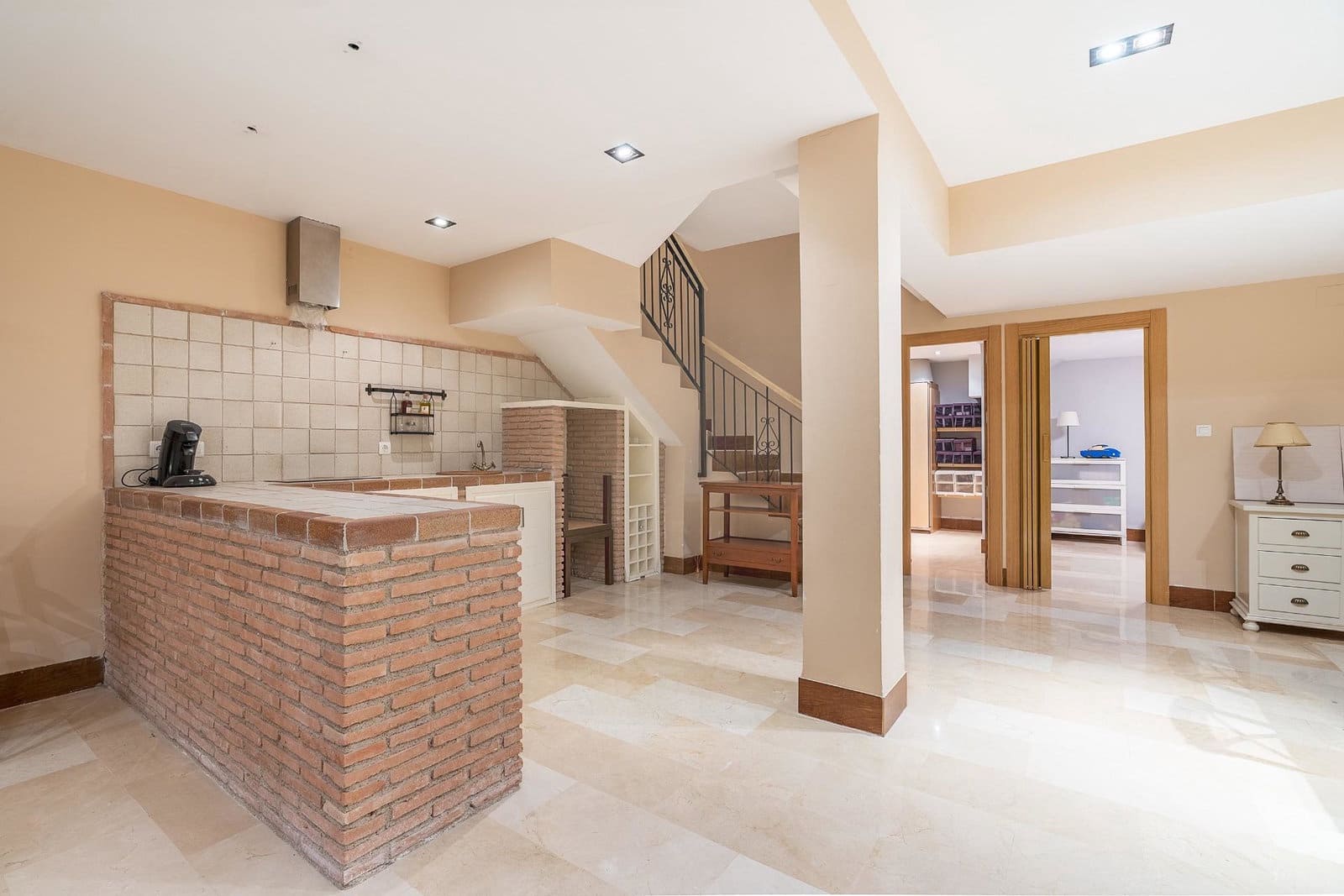 5 soveværelse Rækkehus til salg i Huetor Vega med swimmingpool garage - € 323.000 (Ref: 9916597)