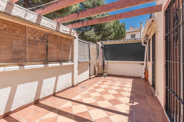 5 chambre Villa/Maison Mitoyenne à vendre à Huétor Vega avec garage - 323 000 € (Ref: 9916597)