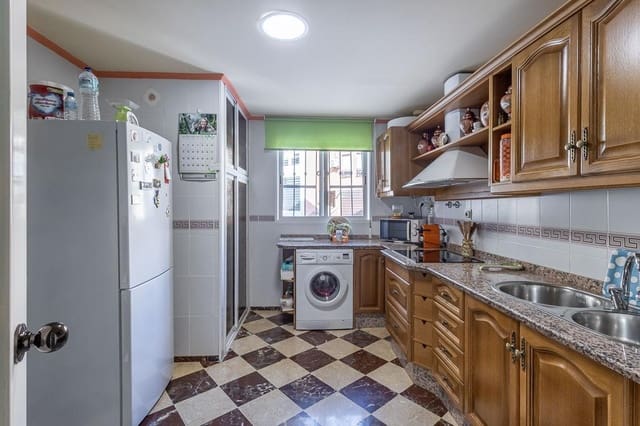 4 Zimmer Apartment zu verkaufen in Cenes de la Vega mit Pool Garage - 205.000 € (Ref: 9916598)