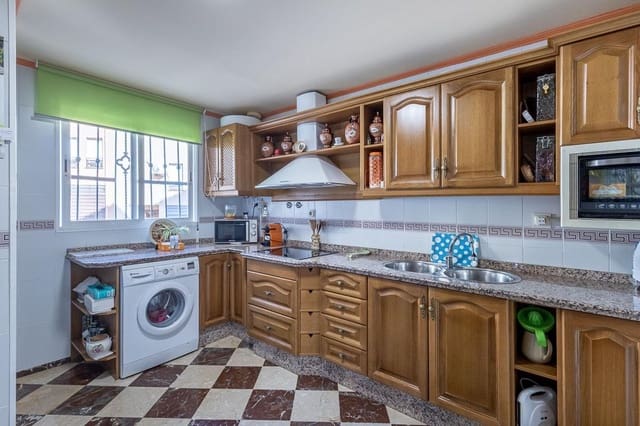 4 Zimmer Apartment zu verkaufen in Cenes de la Vega mit Pool Garage - 205.000 € (Ref: 9916598)