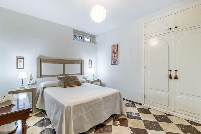 4 Zimmer Apartment zu verkaufen in Cenes de la Vega mit Pool Garage - 205.000 € (Ref: 9916598)