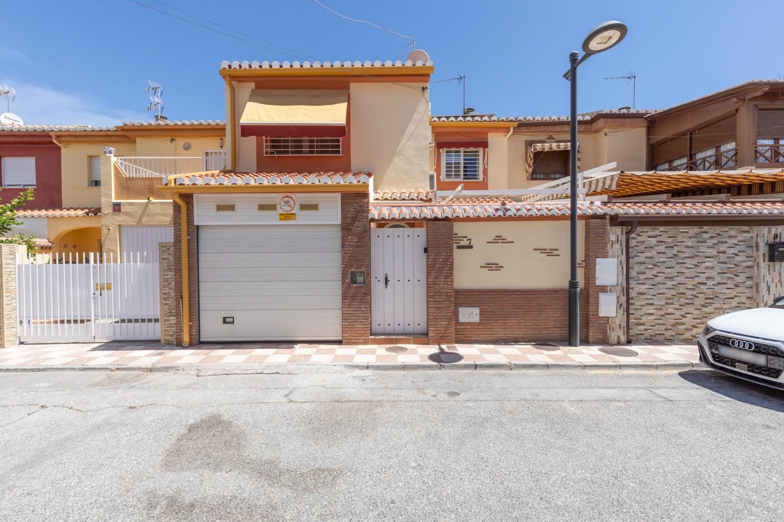 5 camera da letto Villetta a Schiera in vendita in Armilla con garage - 295.000 € (Rif: 9916599)