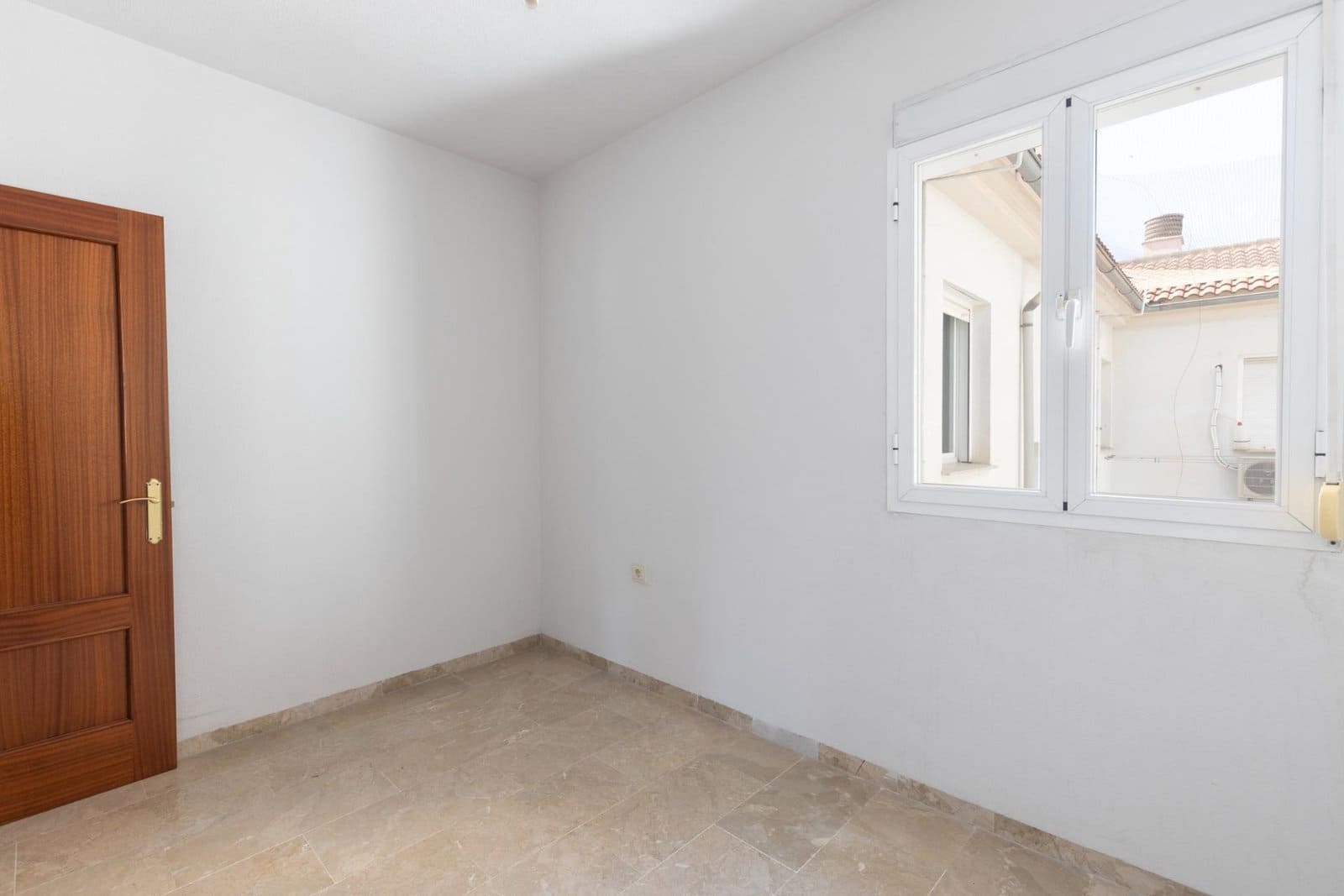 3 quarto Penthouse para venda em Cenes de la Vega com garagem - 167 000 € (Ref: 9916600)