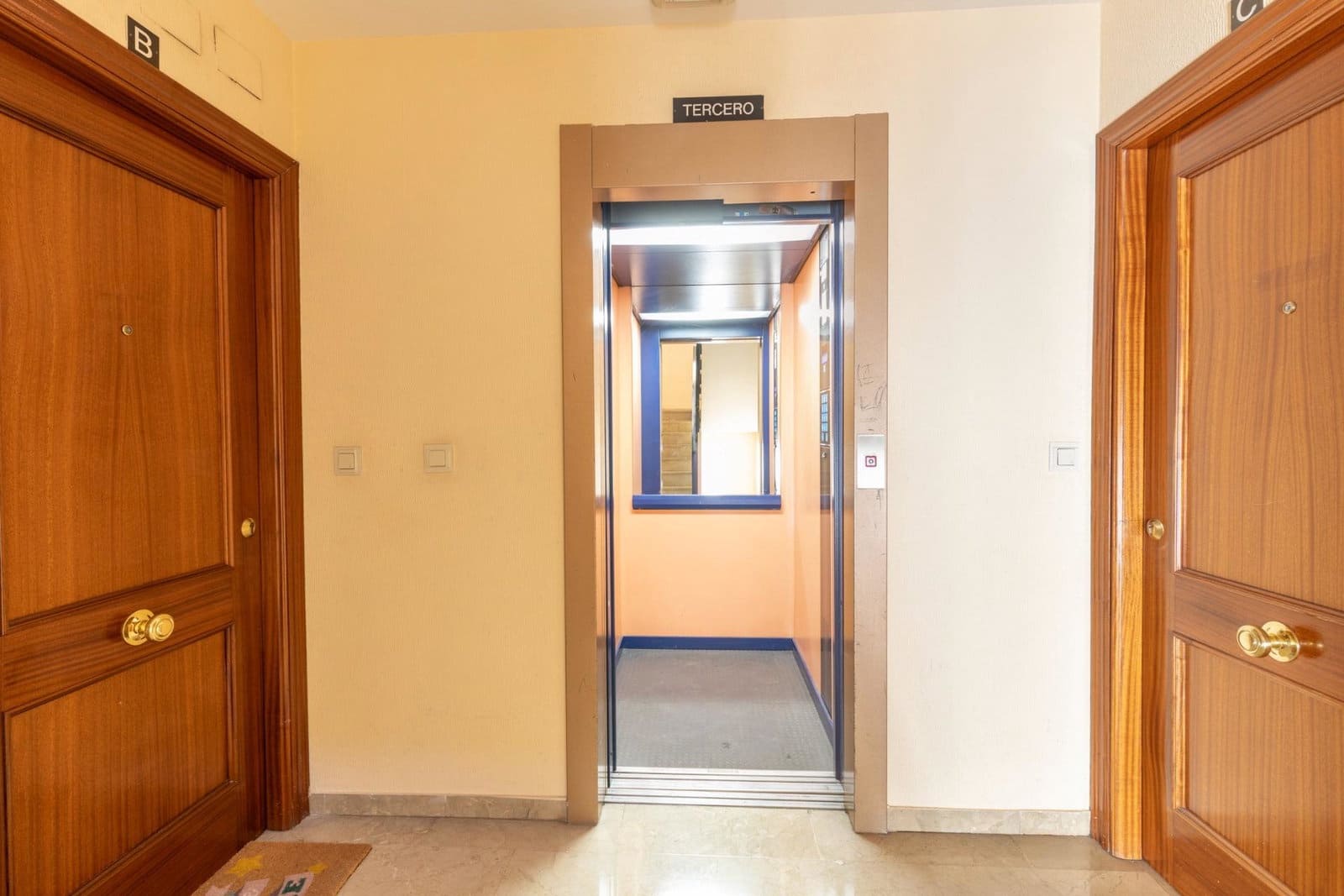 3 quarto Penthouse para venda em Cenes de la Vega com garagem - 167 000 € (Ref: 9916600)