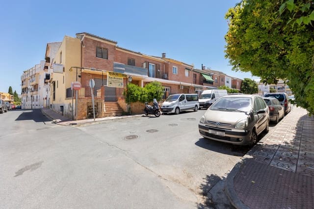 4 chambre Villa/Maison Mitoyenne à vendre à La Zubia avec piscine garage - 255 000 € (Ref: 9916605)