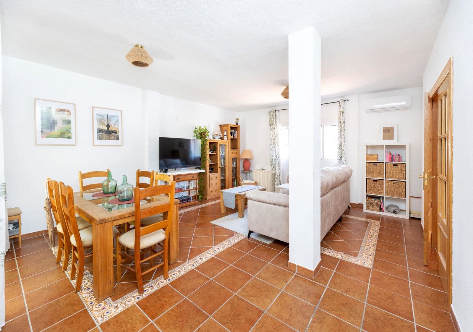 4 soveværelse Rækkehus til salg i La Zubia med swimmingpool garage - € 255.000 (Ref: 9916605)