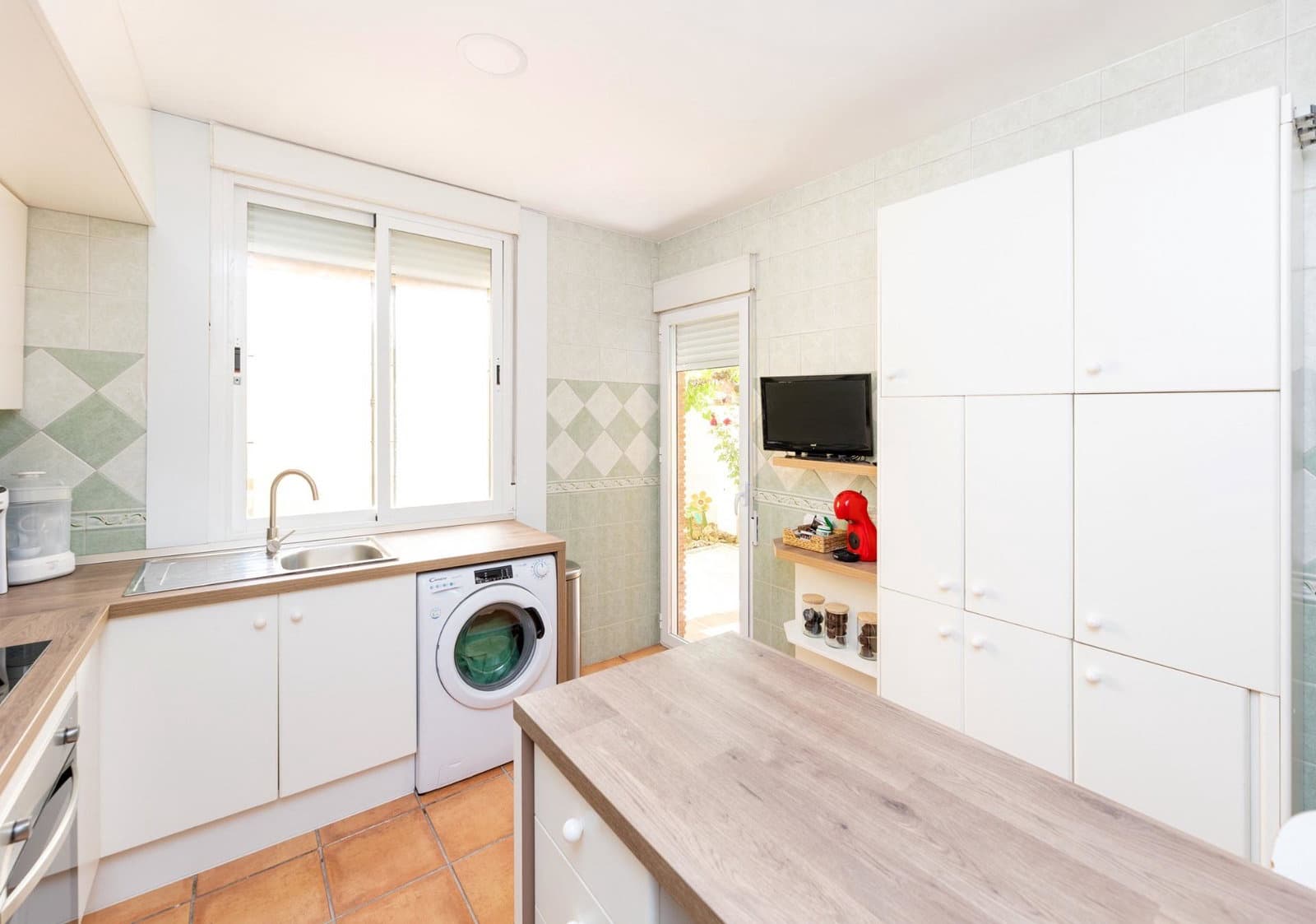 4 soveværelse Rækkehus til salg i La Zubia med swimmingpool garage - € 255.000 (Ref: 9916605)