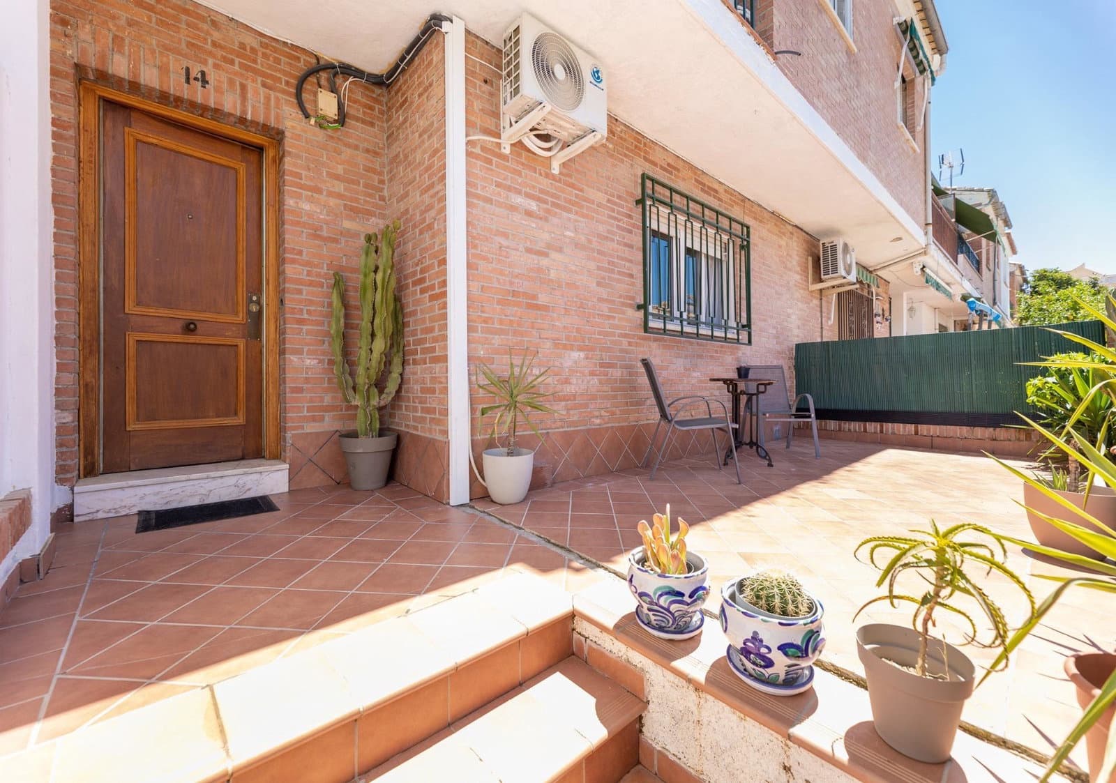 4 soveværelse Rækkehus til salg i La Zubia med swimmingpool garage - € 255.000 (Ref: 9916605)