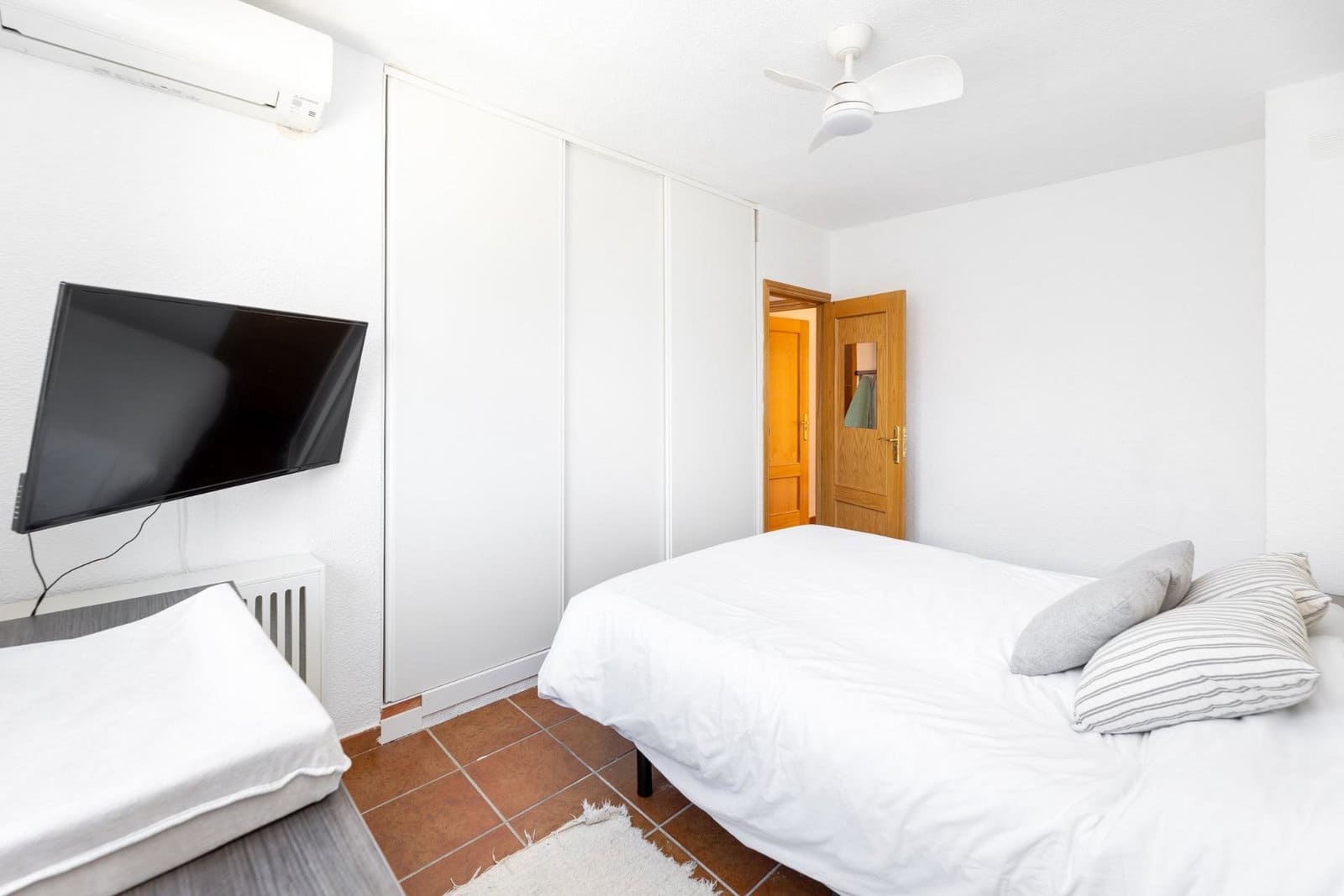 4 soveværelse Rækkehus til salg i La Zubia med swimmingpool garage - € 255.000 (Ref: 9916605)
