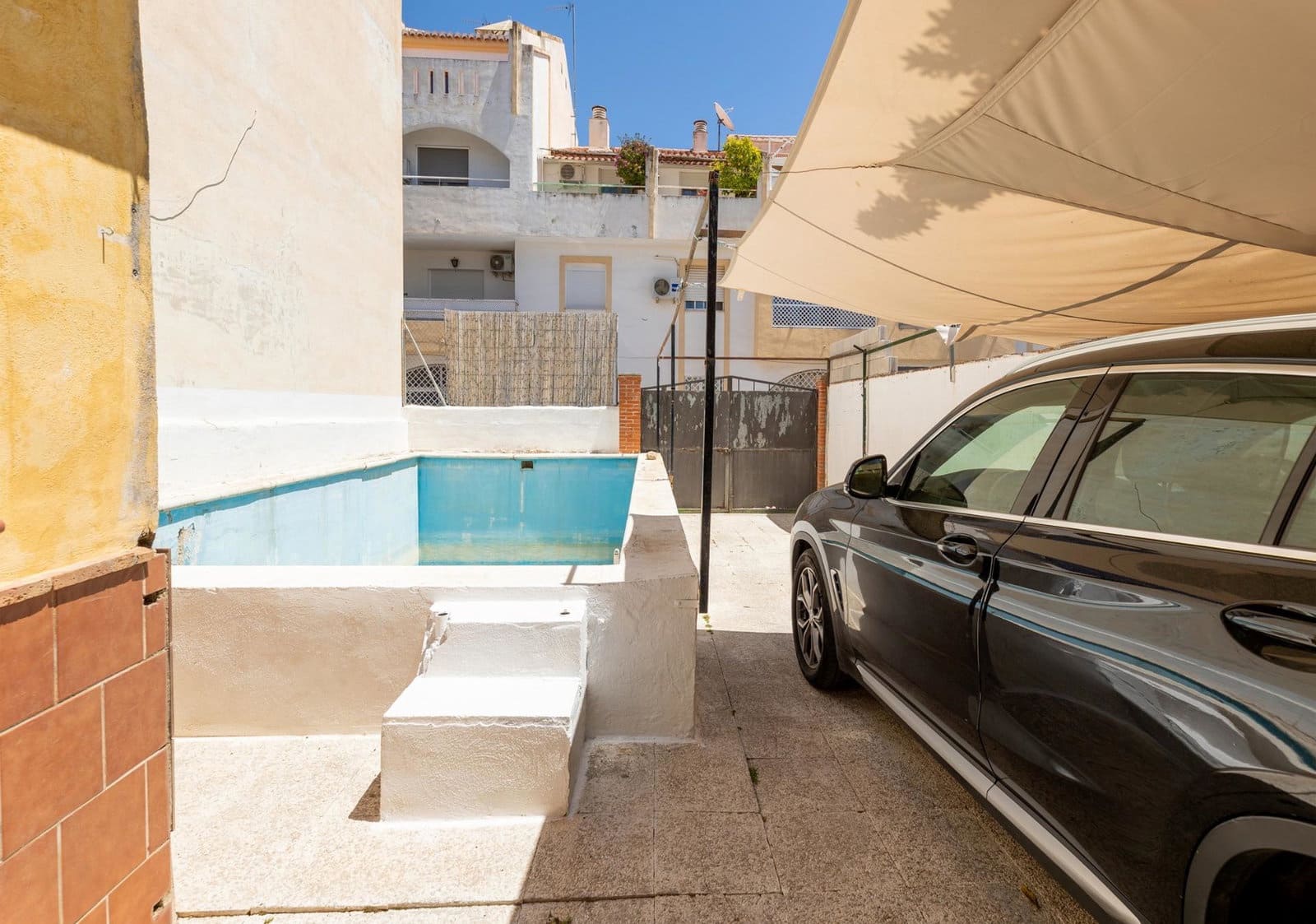 4 soveværelse Rækkehus til salg i La Zubia med swimmingpool garage - € 255.000 (Ref: 9916605)