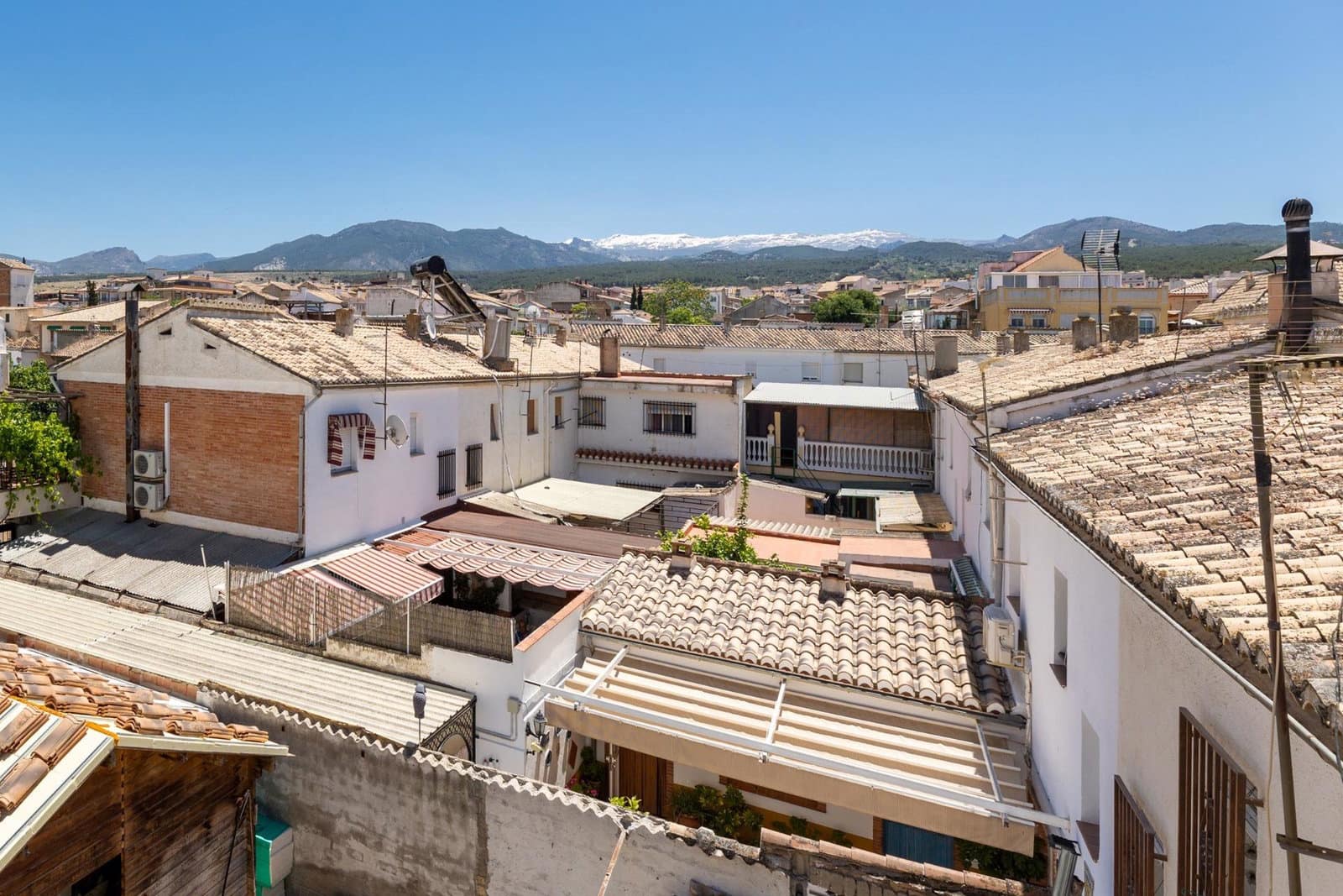 4 soveværelse Rækkehus til salg i La Zubia med swimmingpool garage - € 255.000 (Ref: 9916605)