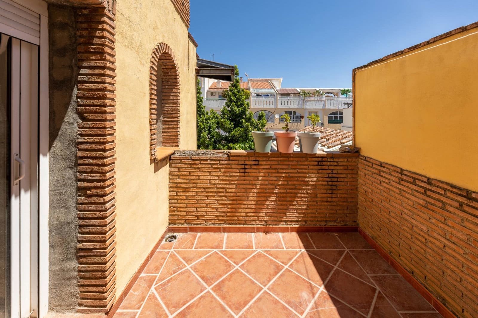4 soveværelse Rækkehus til salg i La Zubia med swimmingpool garage - € 255.000 (Ref: 9916605)