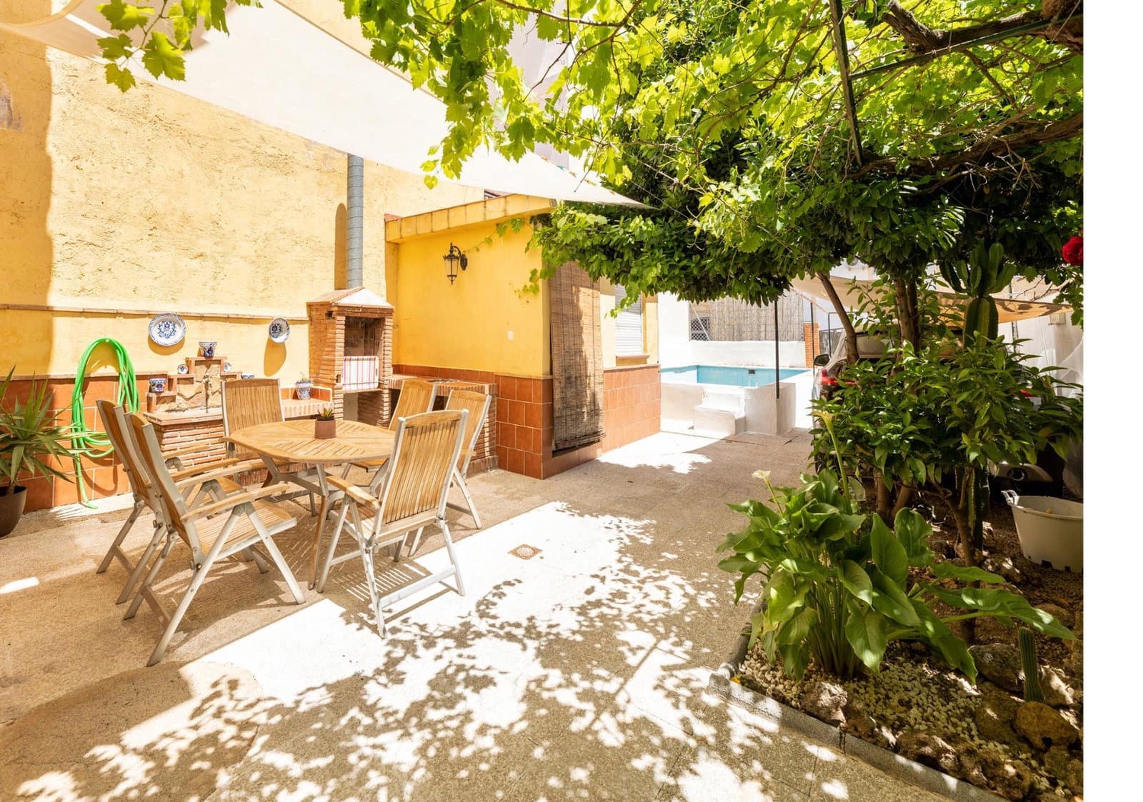 4 soveværelse Rækkehus til salg i La Zubia med swimmingpool garage - € 255.000 (Ref: 9916605)