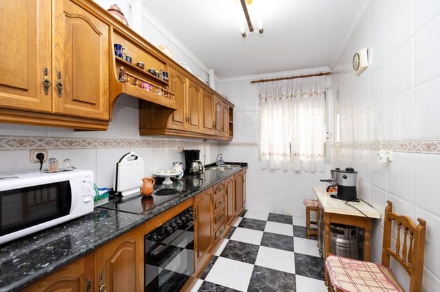 5 sovrum Radhus till salu i Lanjarón - 220 000 € (Ref: 9916607)