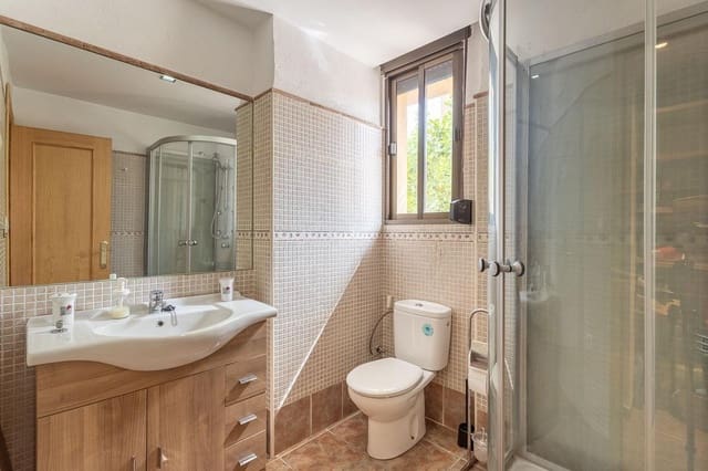 3 soveværelse Villa til salg i Ogíjares med swimmingpool garage - € 370.000 (Ref: 9916608)