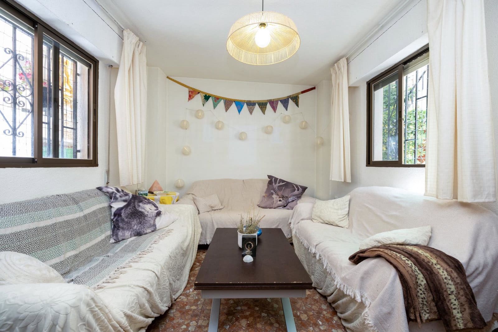 5 slaapkamer Rijtjeshuis te koop in Guejar Sierra - € 165.000 (Ref: 9916609)