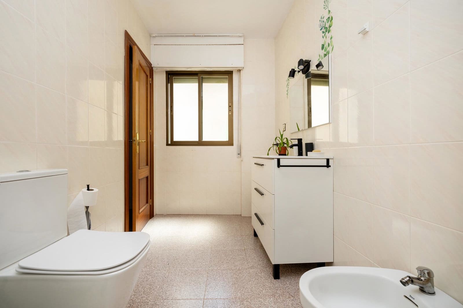 5 slaapkamer Rijtjeshuis te koop in Guejar Sierra - € 165.000 (Ref: 9916609)