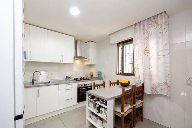5 chambre Villa/Maison Mitoyenne à vendre à Güéjar Sierra - 165 000 € (Ref: 9916609)