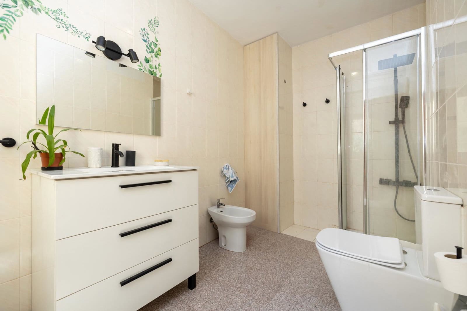 5 slaapkamer Rijtjeshuis te koop in Guejar Sierra - € 165.000 (Ref: 9916609)