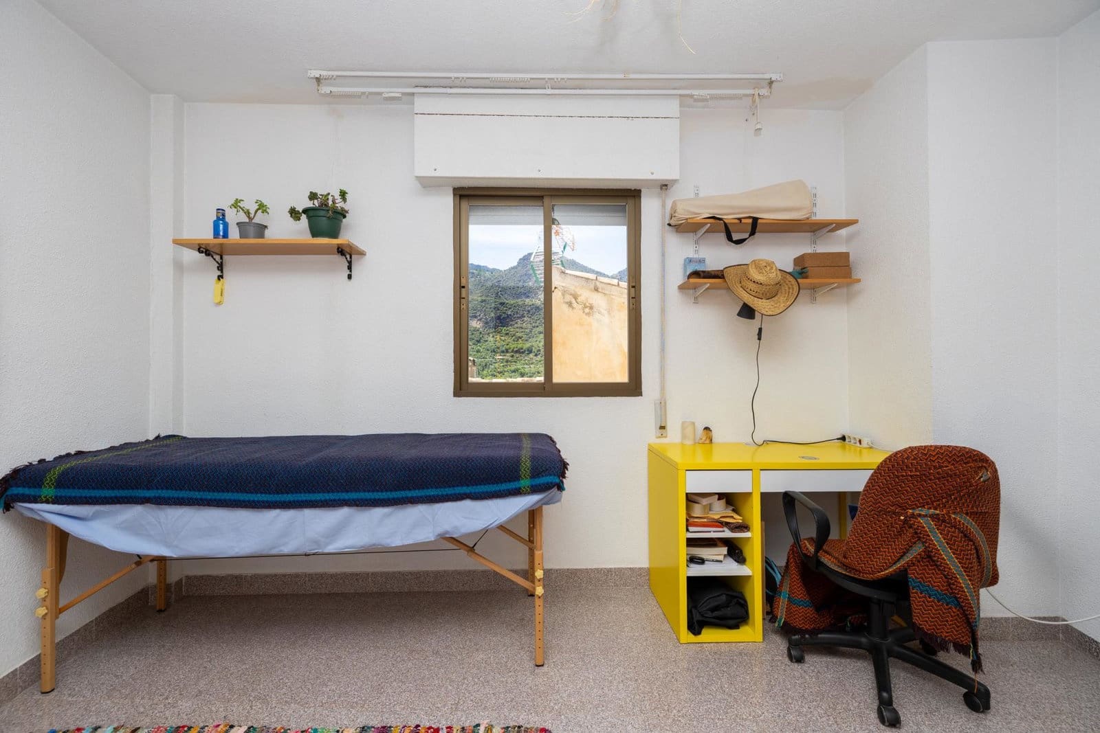 5 slaapkamer Rijtjeshuis te koop in Guejar Sierra - € 165.000 (Ref: 9916609)