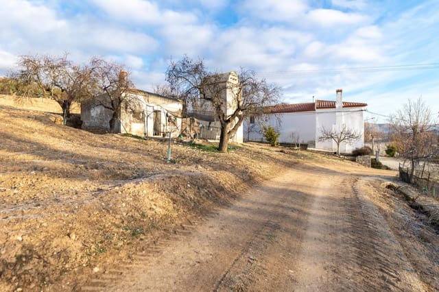 4 quarto Quinta/Casa Rural para venda em Píñar com garagem - 299 000 € (Ref: 9916611)
