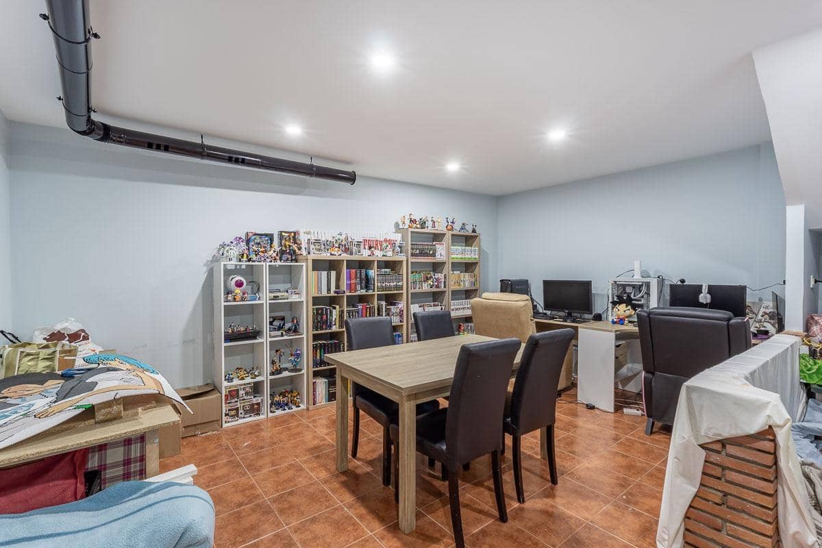 3 Zimmer Reihenhaus zu verkaufen in Gojar mit Garage - 239.000 € (Ref: 9916612)