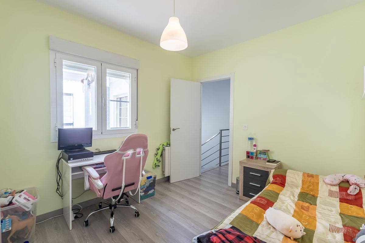 3 Zimmer Reihenhaus zu verkaufen in Gojar mit Garage - 239.000 € (Ref: 9916612)