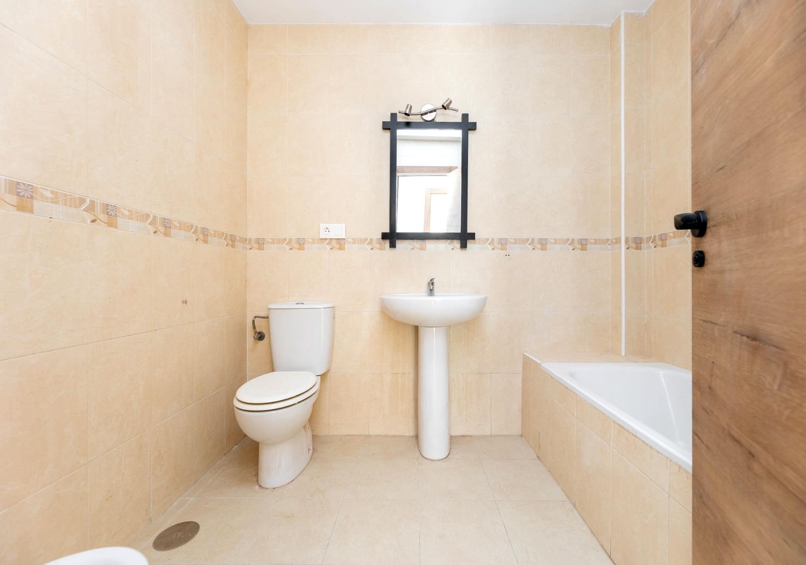 Apartamento de 3 habitaciones en Churriana de la Vega en venta - 177.000 € (Ref: 9916614)