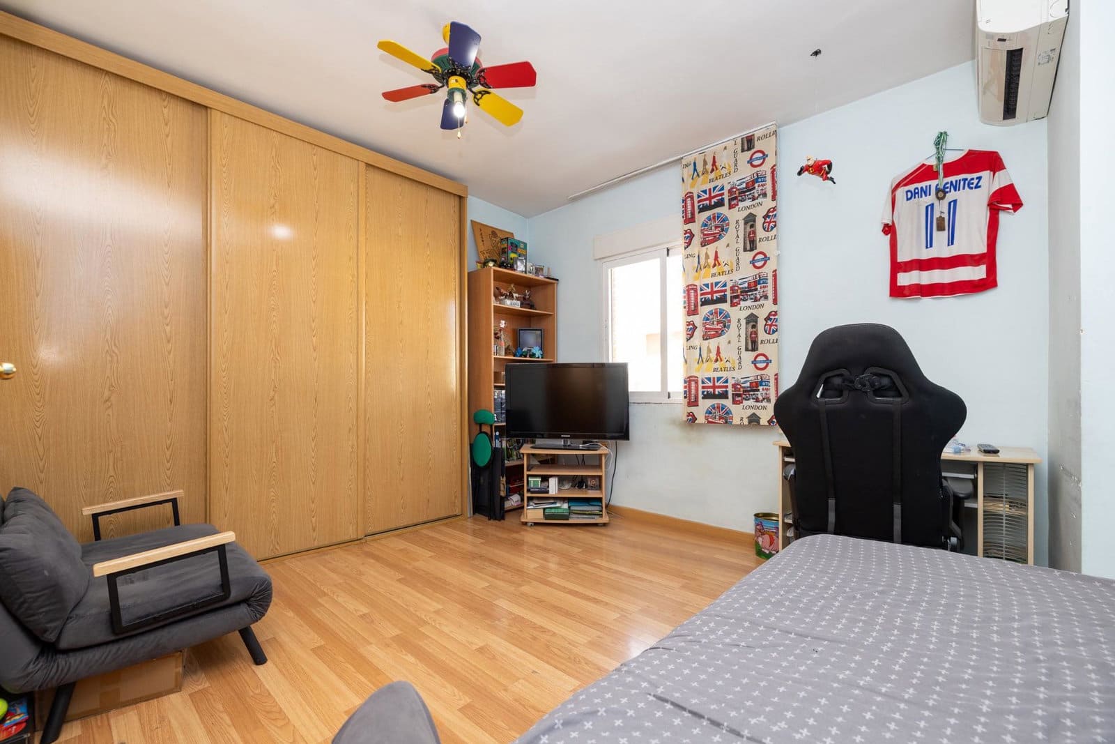 Adosado de 3 habitaciones en Churriana de la Vega en venta con garaje - 315.000 € (Ref: 9916616)