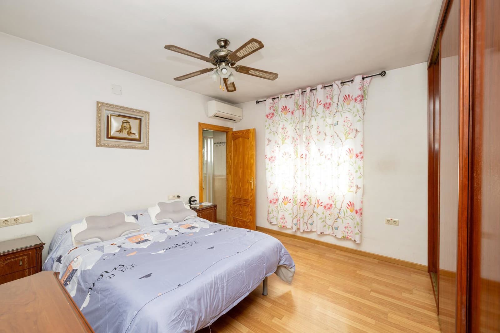 Adosado de 3 habitaciones en Churriana de la Vega en venta con garaje - 315.000 € (Ref: 9916616)