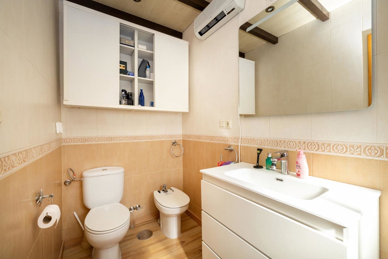 Adosado de 3 habitaciones en Churriana de la Vega en venta con garaje - 315.000 € (Ref: 9916616)