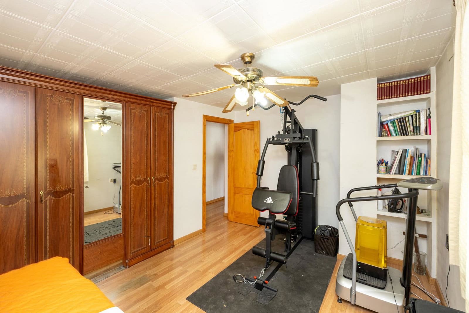 Adosado de 3 habitaciones en Churriana de la Vega en venta con garaje - 315.000 € (Ref: 9916616)