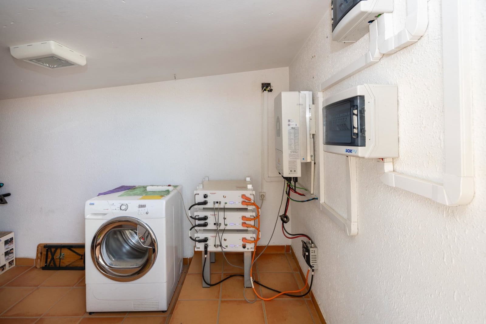 Adosado de 3 habitaciones en Churriana de la Vega en venta con garaje - 315.000 € (Ref: 9916616)