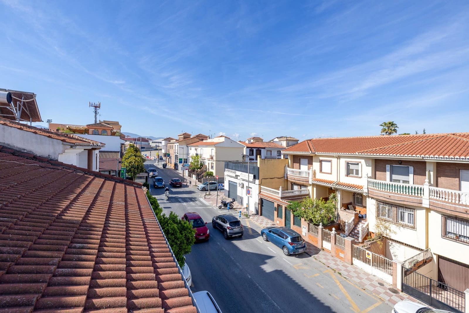 Adosado de 3 habitaciones en Churriana de la Vega en venta con garaje - 315.000 € (Ref: 9916616)