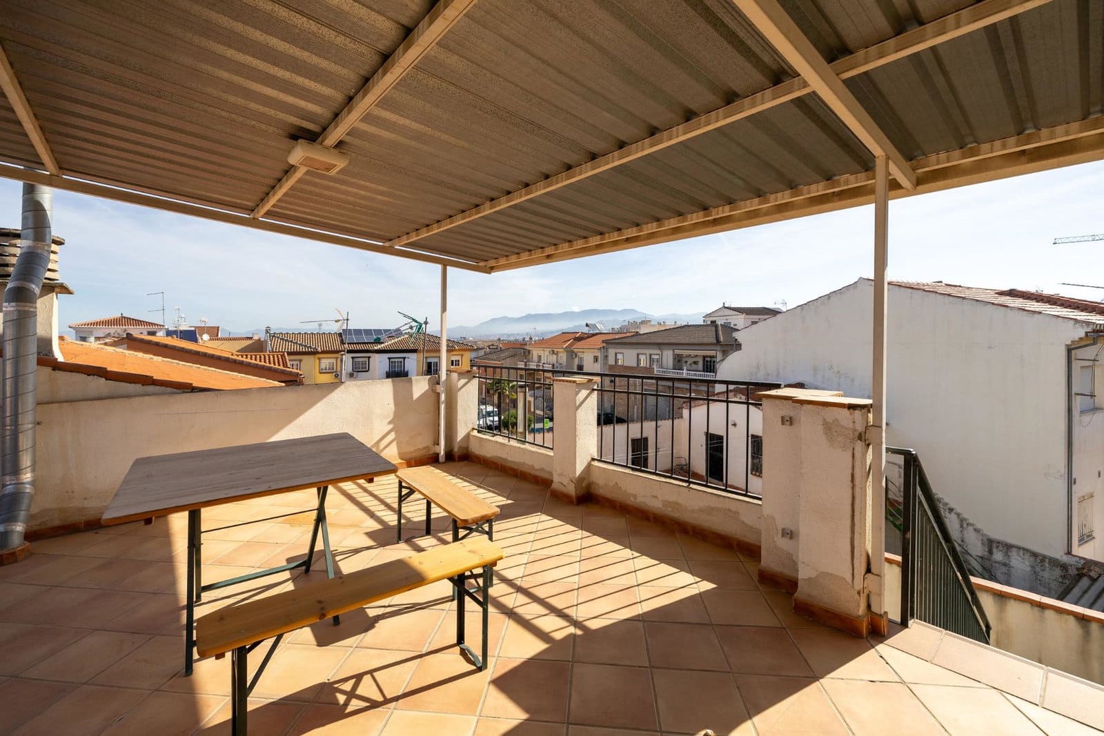 Adosado de 3 habitaciones en Churriana de la Vega en venta con garaje - 315.000 € (Ref: 9916616)